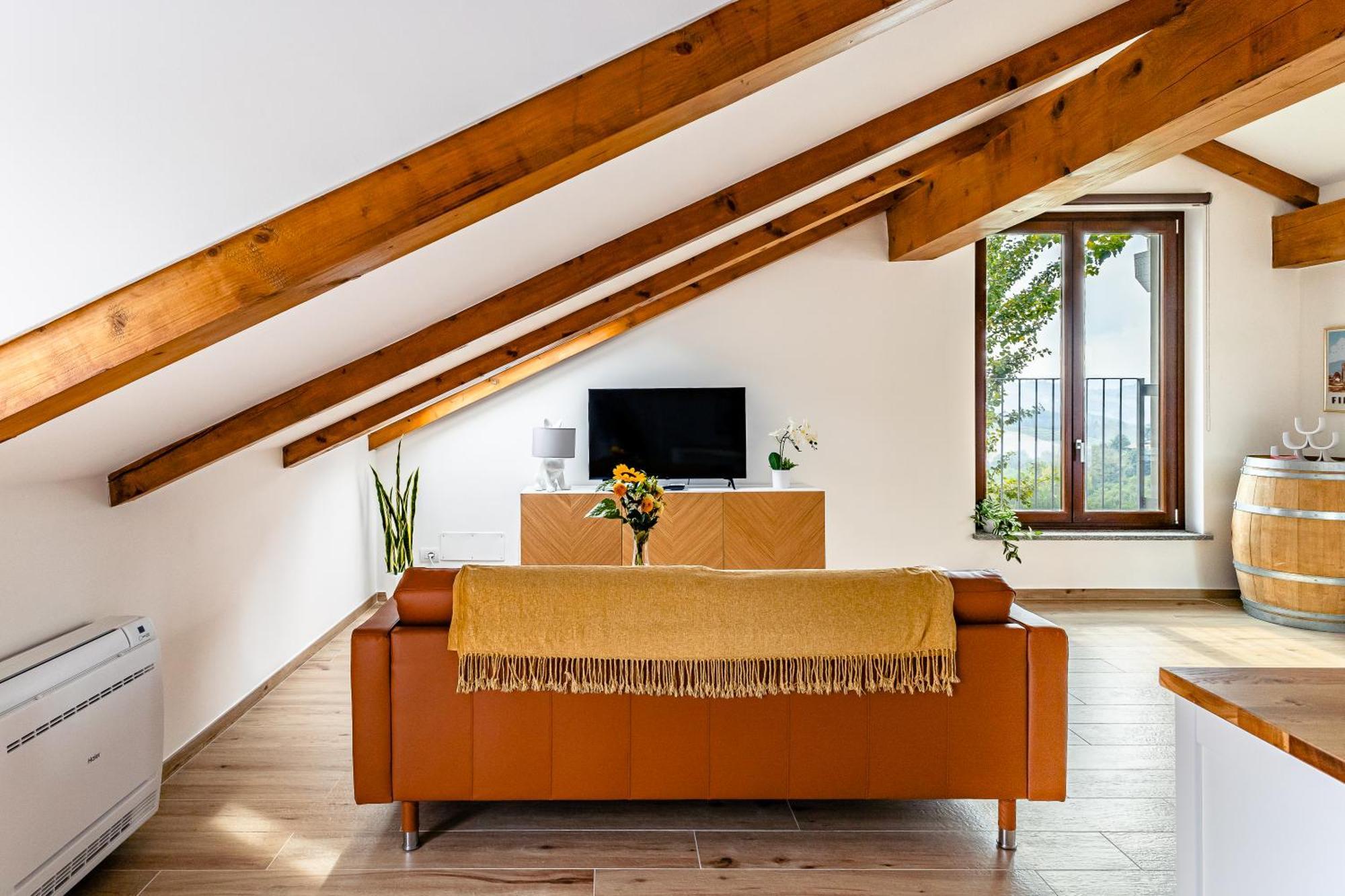 فندق Charming Barolo Wine Loft Monforte dʼAlba المظهر الخارجي الصورة